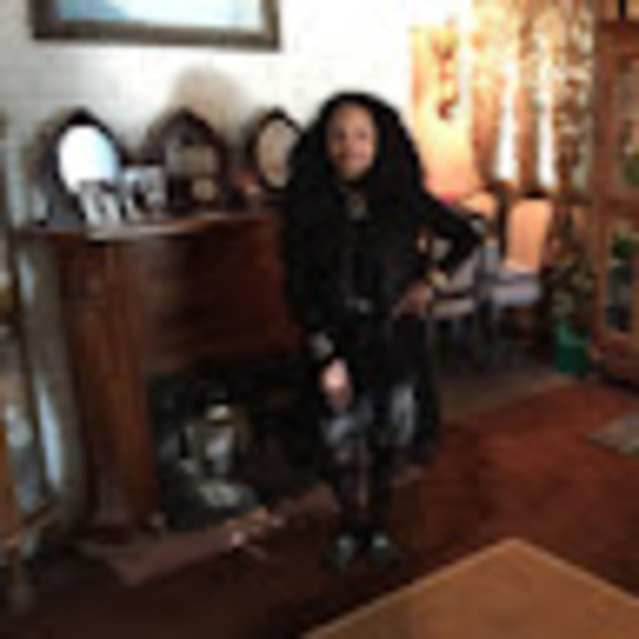 Meet your Posher, Katherine l - Picture 1 of 1